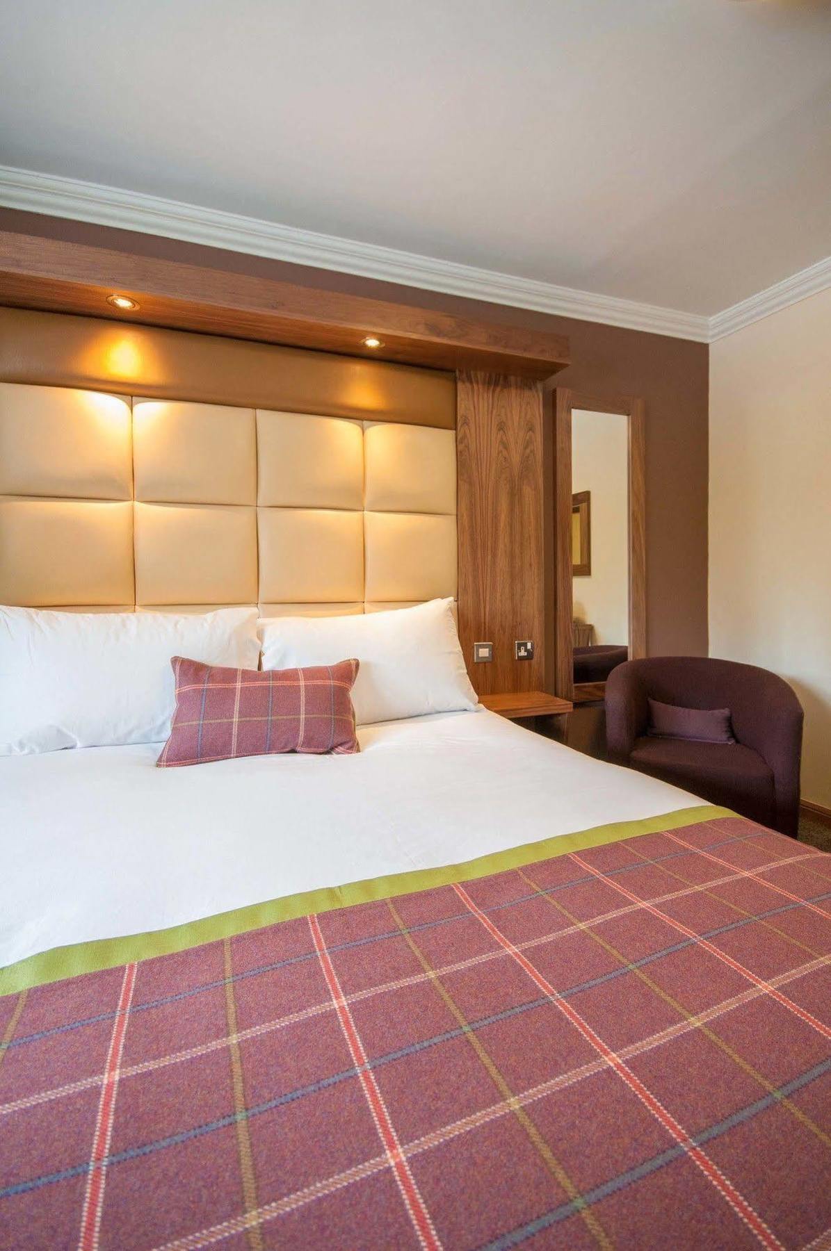 Dean Park Hotel Kirkcaldy Exterior photo
